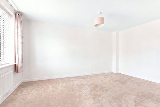 35, Wadham Way, Evesham photo 3
