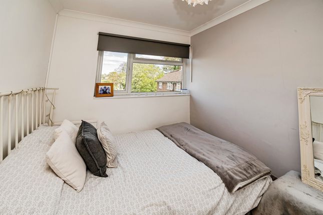 311, Long Furlong Drive, Slough photo 5