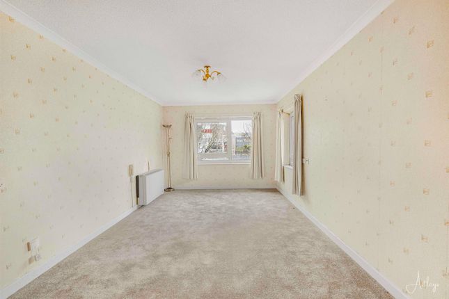 Flat, 18, Parklands Court, Swansea photo 2