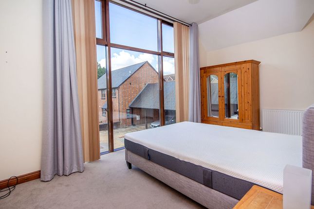 4, Corylus Court, Southampton photo 4