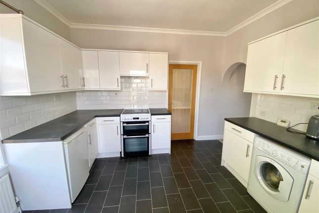 Flat to rent in Hatfield Road, Potters Bar, Herts