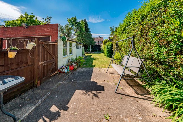 89 Quinbrookes, Slough photo 4