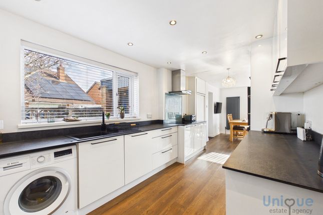 16, Winston Avenue, Lytham St. Annes photo 4