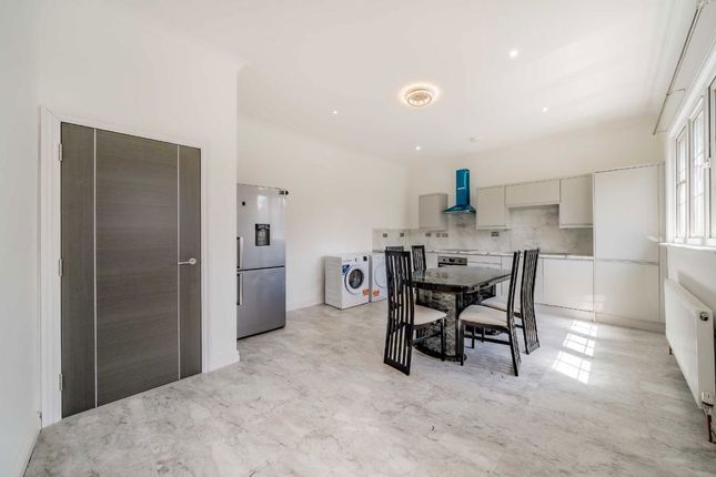 2B, Beatrice Avenue, London photo 2