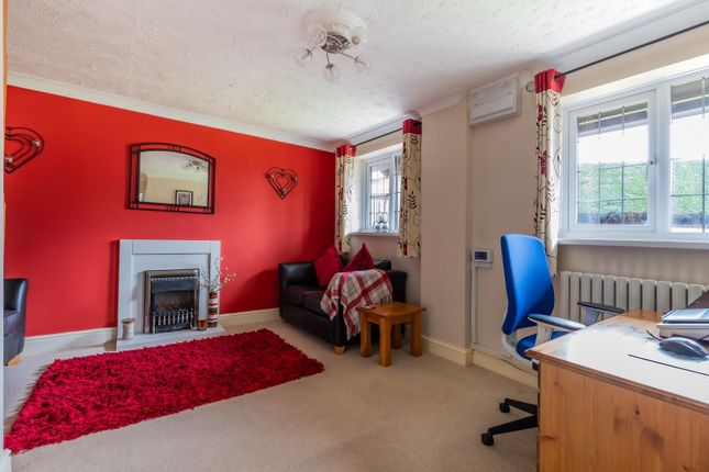 12, Maillards Haven, Penarth photo 3
