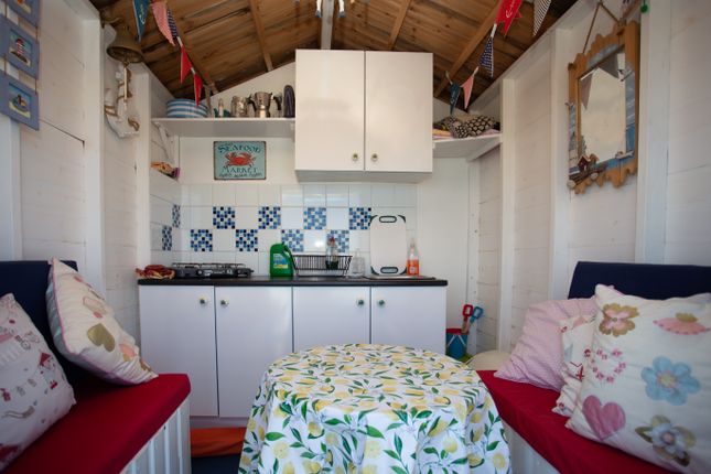 Beach Hut 703, Cliff Road, Felixstowe photo 2