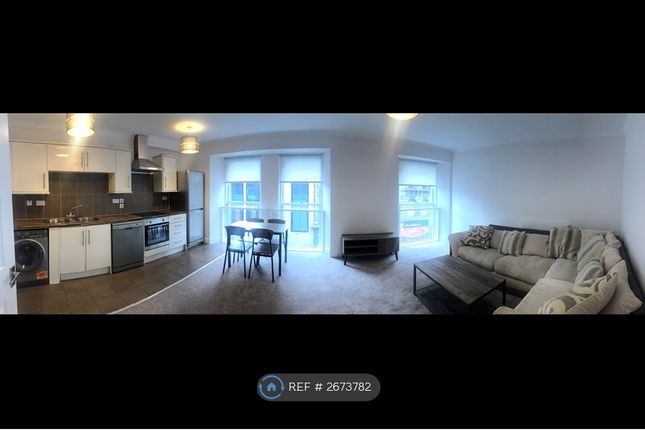 Living Room / Kitchen