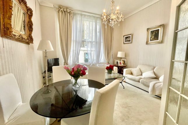 Flat for sale in Linden Gardens, Notting Hill, London