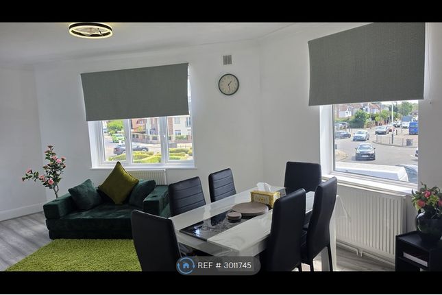 A Balgores Lane, Gidea Park, Romford photo 2