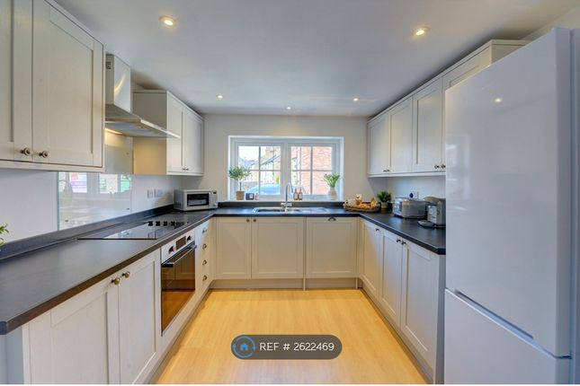 Kitchen / Dining Area