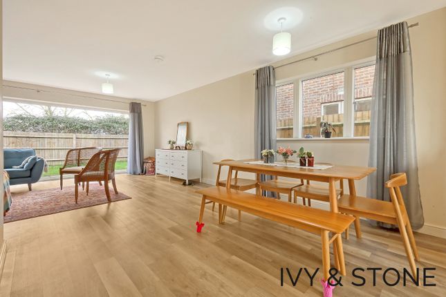 10 Orchid Grove, Grove Lane, Essex photo 3