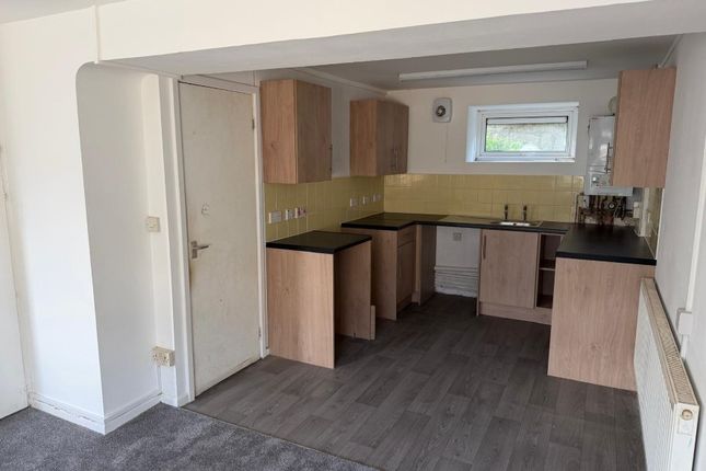 18 Bowjey Court, Newlyn, Penzance photo 3