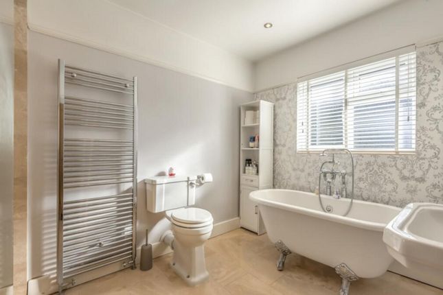 42, Westland Drive, Hayes photo 4