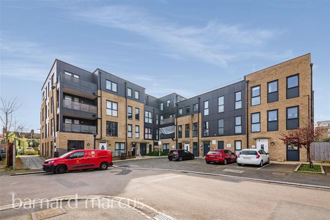 Thumbnail Flat for sale in Milton Avenue, Croydon