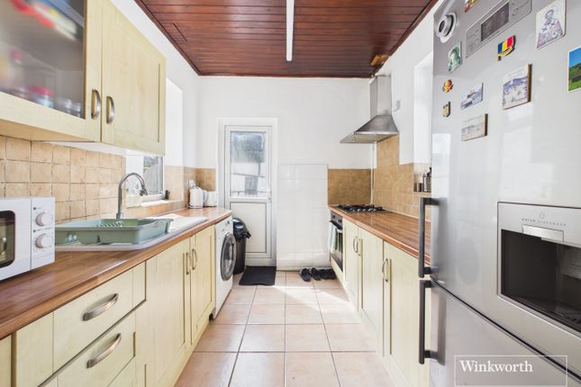 8, Blair Avenue, London photo 2