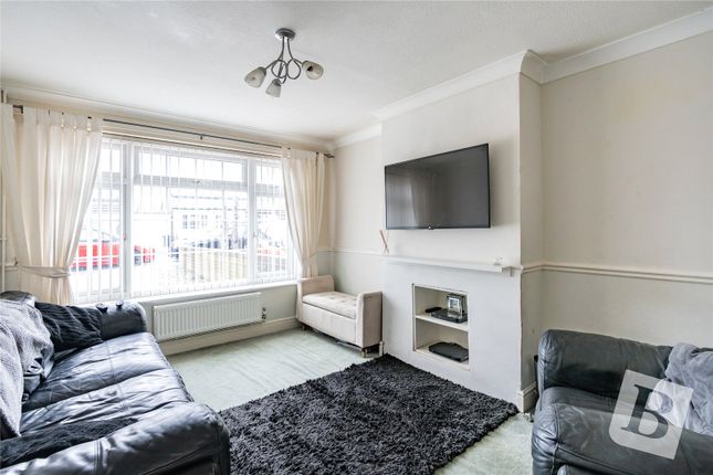 82, Pepper Hill, Gravesend photo 2