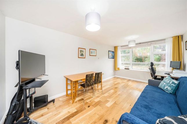 90, Bucklands Road, Teddington photo 3