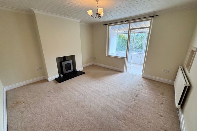 22 Princes Road, High Peak photo 2