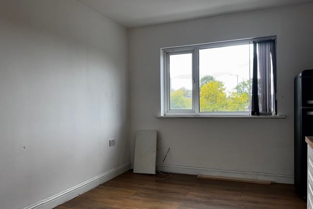 902, Warwick Road, Birmingham photo 3