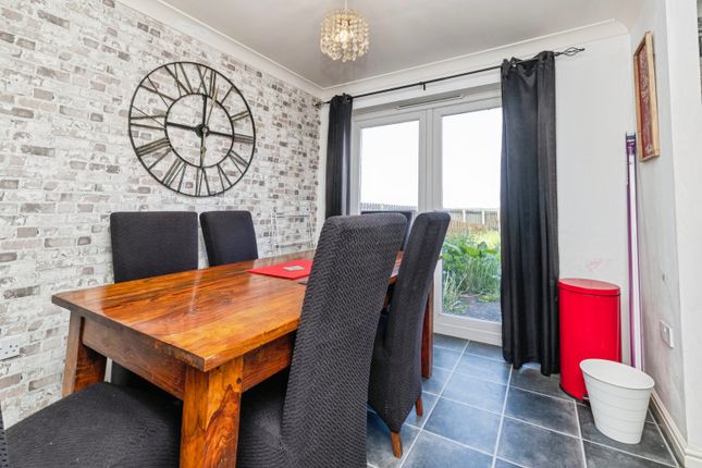 35, Cottingham Grove, Durham photo 4