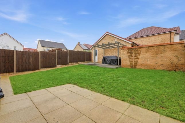 3, Abrahams Drive, Buntingford photo 4