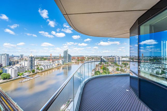 Flat to rent in Lombard Wharf, Lombard Road, Battersea Square, London