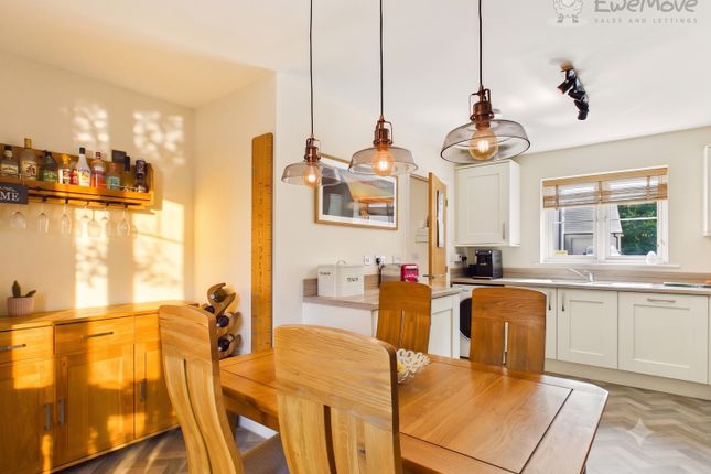 28, Oaktree Road, South Molton photo 3