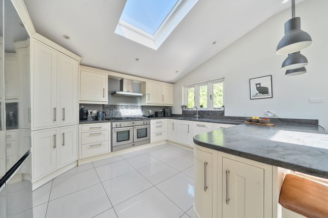 Inglewood, Heather Way, Felbridge photo 2
