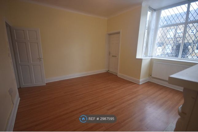 Lilian St, Bradford photo 3