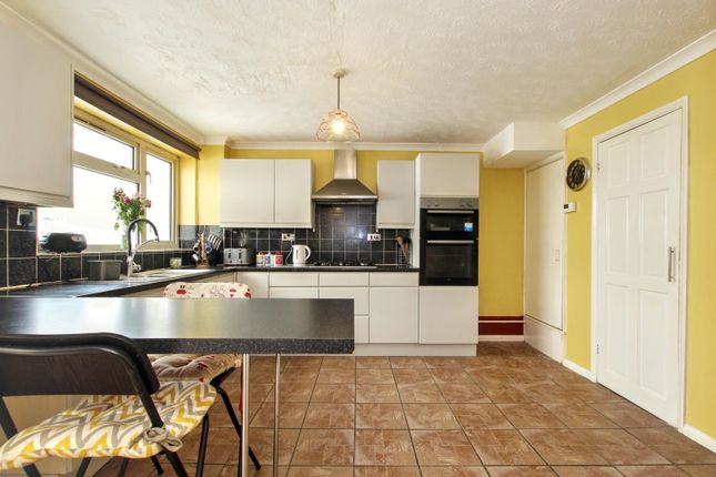 4, Timperley Road, Ipswich photo 4