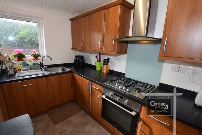 91, Cowley Close, SOUTHAMPTON photo 4