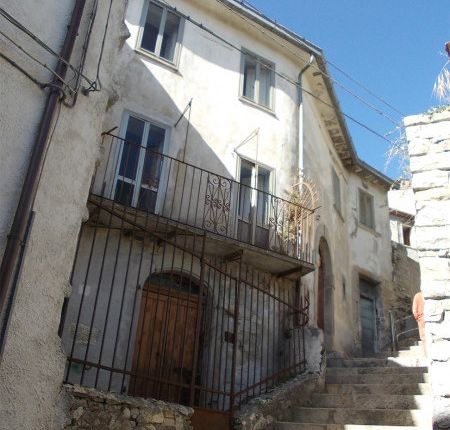 Thumbnail Town house for sale in Chieti, Castiglione Messer Marino, Abruzzo, CH66033