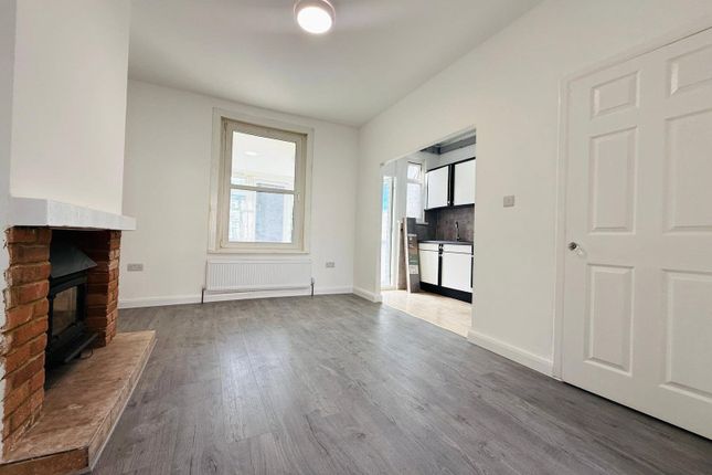 34, Bushey Road, Greater London photo 3