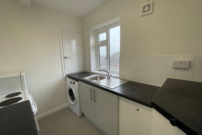 Flat to rent in Arnside Road, Southmead, Bristol