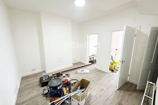 76 Janson Road, London photo 4