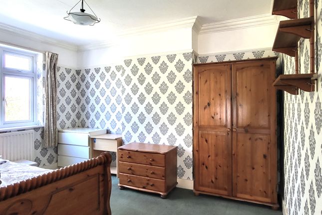 40, North Western Avenue, Watford photo 2