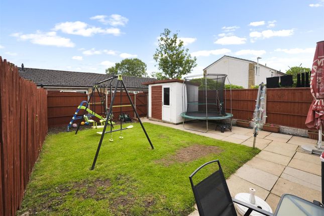 17, Weston Park View, Otley photo 2