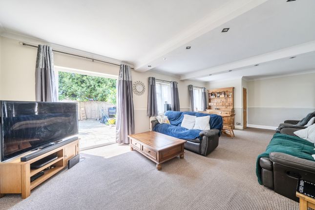 4, Camomile Avenue, Surrey photo 2