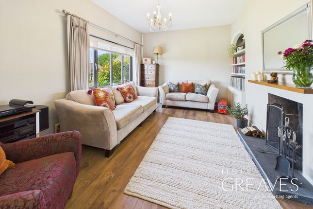 4, Maple Drive, Nottingham photo 2