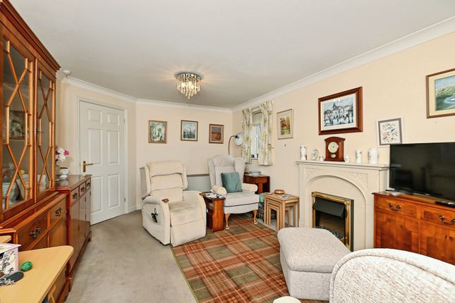 Appletree Court, Rainham photo 4