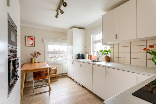 Flat for sale in Grantham Road, Brighton