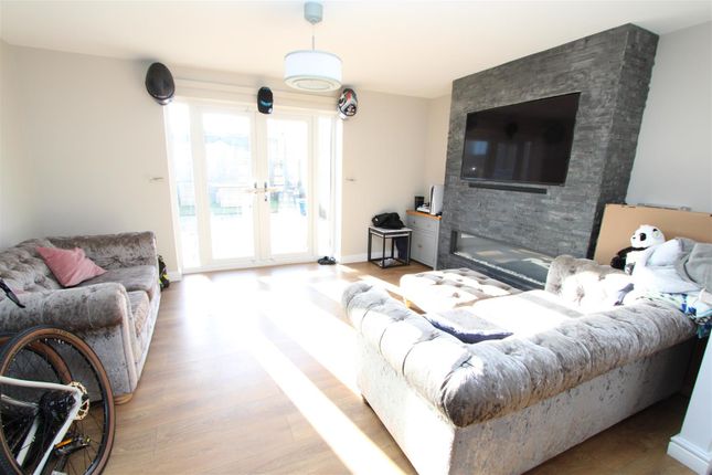 17, Tunwell Street, Bradford photo 4