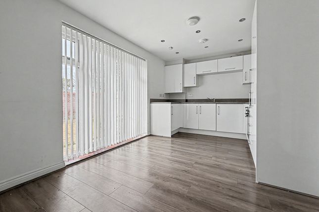 32, Rainbow Gardens, Dartford photo 3