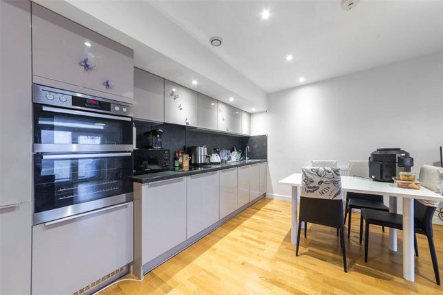 Flat for sale in Falcondale Court, Lakeside Drive, Park Royal, London