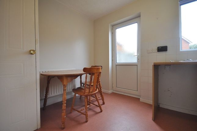 11, Severn Drive, Staffordshire photo 4