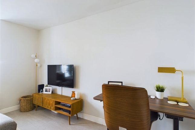 Flat for sale in Broadwater Street East, Worthing, West Sussex