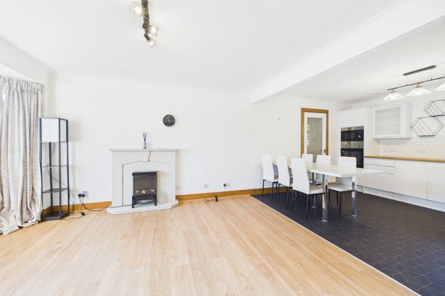 6, Rowan Avenue, Blairgowrie photo 4