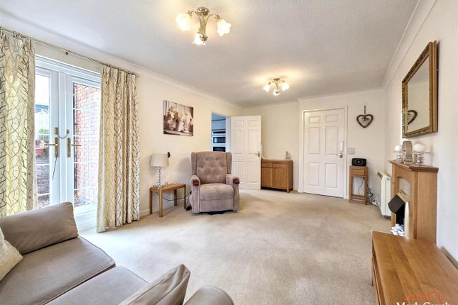 Flat 3, Oakmead Green, Epsom photo 4