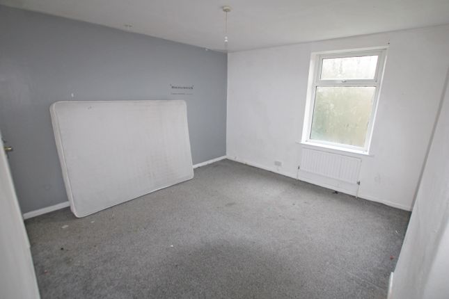 84, Clayton Street, Colne photo 4