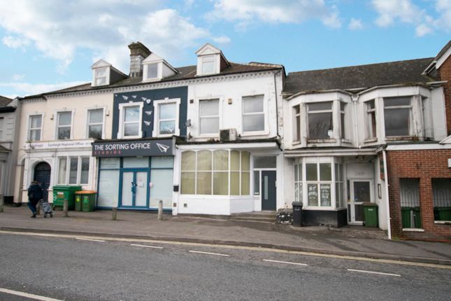 Flat to rent in Southampton Road, Eastleigh